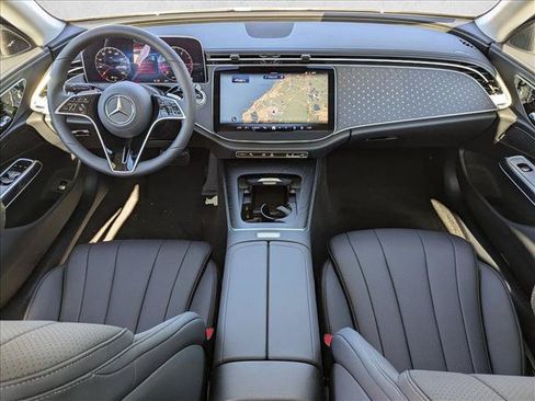 New 2025 Mercedes-Benz E 350 4MATIC Sedan image 14