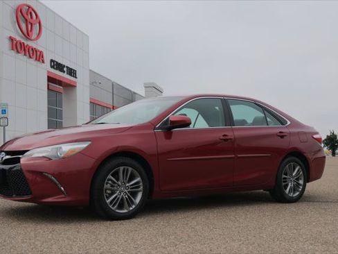 Certified 2017 Toyota Camry SE FWD image 1