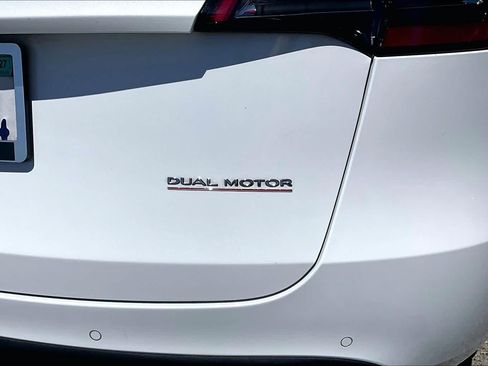 Used 2022 Tesla Model Y Performance AWD/4WD image 9