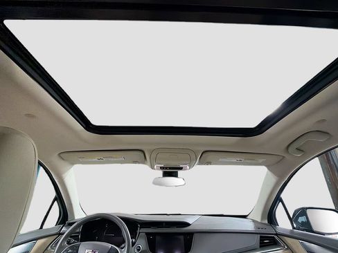 Used 2018 Cadillac XT5 Luxury w/ Driver Awareness Package FWD image 24