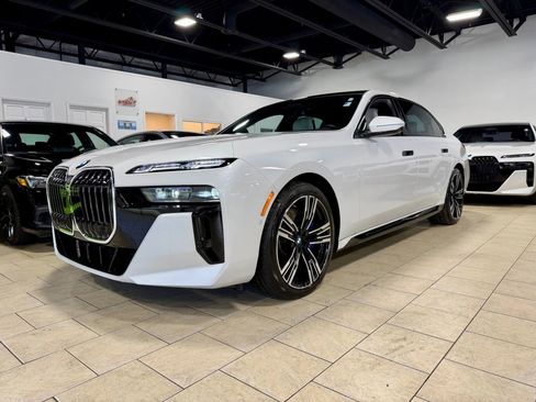 Used 2024 BMW 760i xDrive image 11