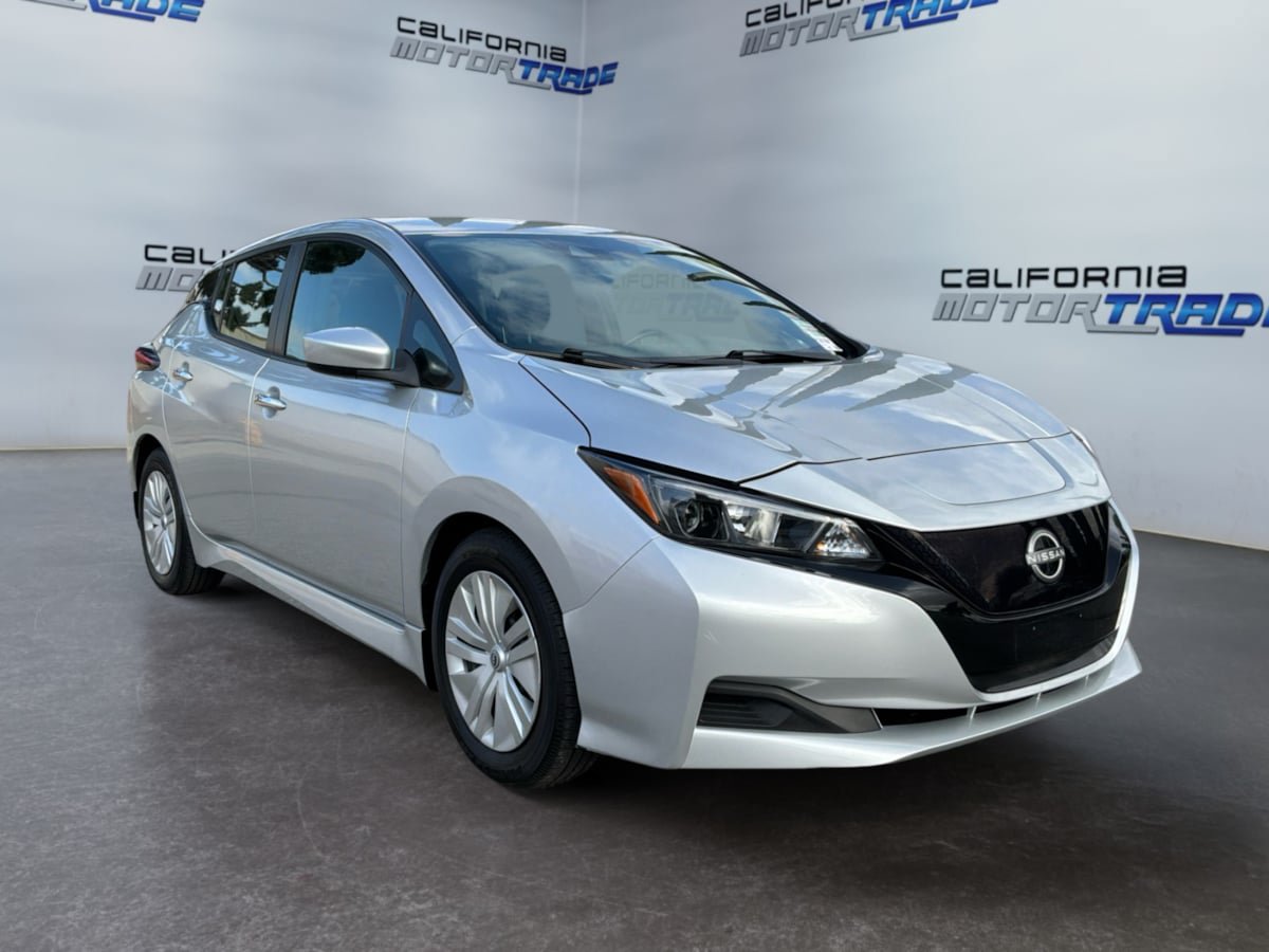 Used 2023 Nissan Leaf S FWD image 3