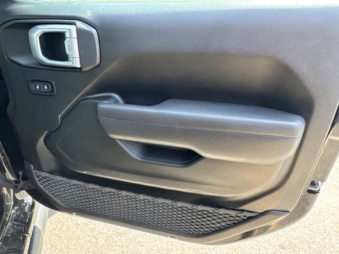 Used 2024 Jeep Gladiator Sport image 15