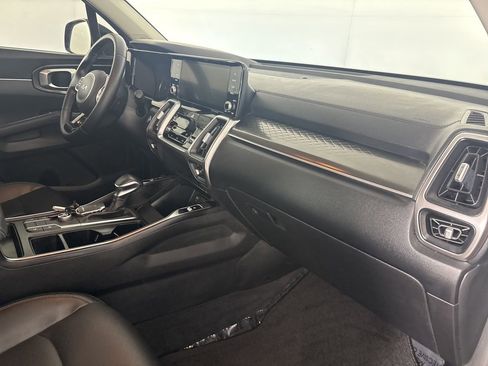 Used 2022 Kia Sorento S image 32