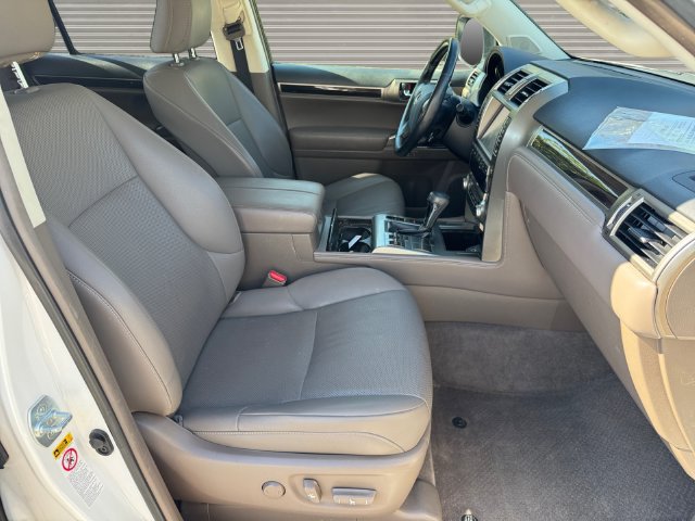 Used 2019 Lexus GX 460 AWD/4WD image 16