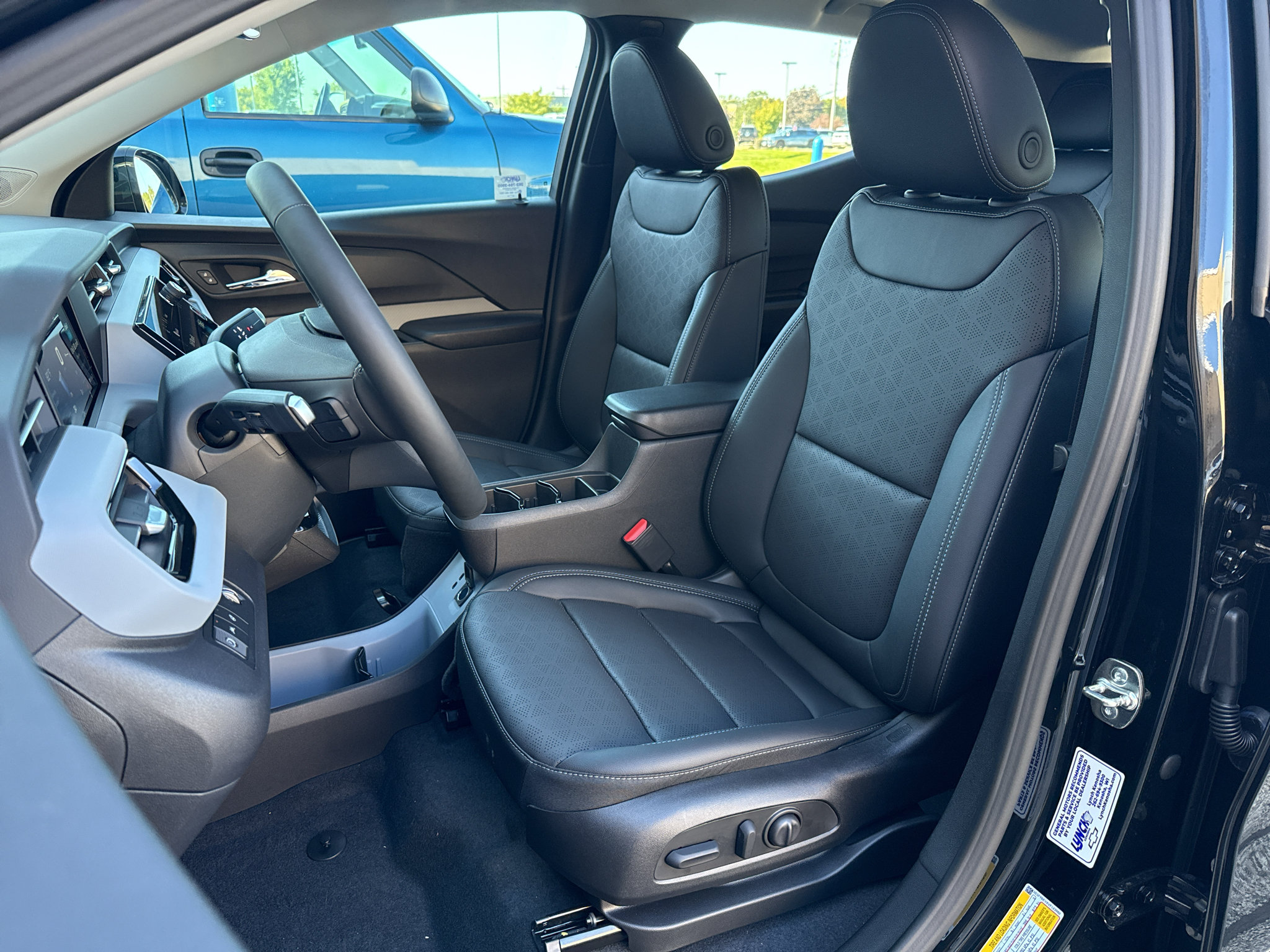 New 2027 Chevrolet Bolt LT w/ Comfort Package FWD image 9