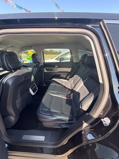 Used 2025 Lincoln Nautilus Premier AWD/4WD image 19