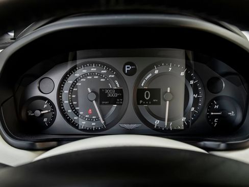 Used 2018 Aston Martin Vanquish S RWD image 6