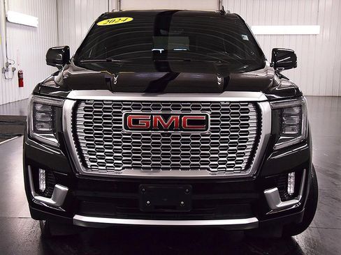 Used 2024 GMC Yukon Denali image 2