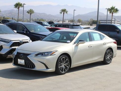 Certified 2024 Lexus ES 350 w/ Premium Package FWD image 3