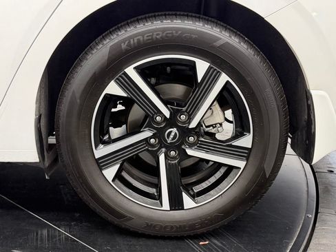 Used 2024 Nissan Sentra SV FWD image 16