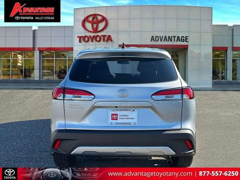 Used 2023 Toyota Corolla Cross L AWD/4WD image 8