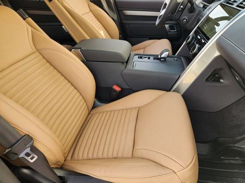 New 2026 Land Rover Discovery Limited Edition image 9