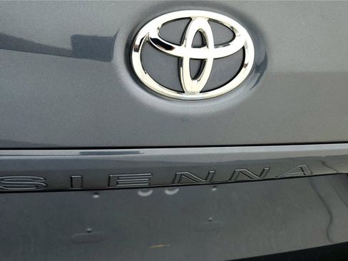 Used 2016 Toyota Sienna XLE Premium w/ Protection Package image 13