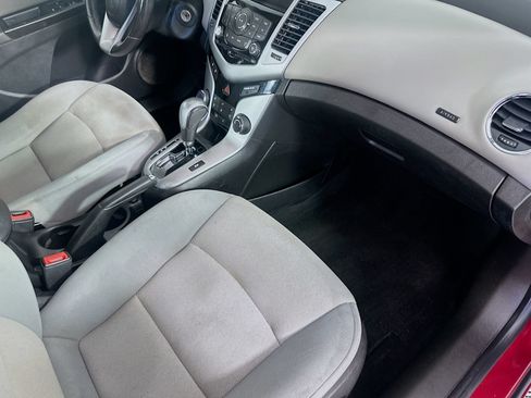 Used 2013 Chevrolet Cruze LT w/ Enhanced Safety Package FWD image 33