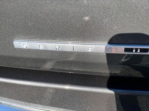 Used 2024 Jeep Wagoneer L Series II w/ Premium Group I image 8