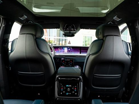 Used 2025 Cadillac Escalade IQ Luxury 2 w/ LPO, Premium Carpet Package AWD/4WD image 49