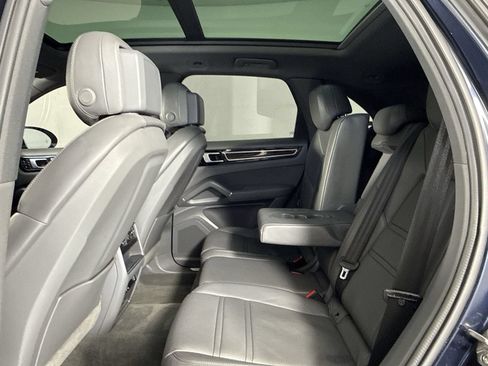 Used 2019 Porsche Cayenne AWD/4WD image 22