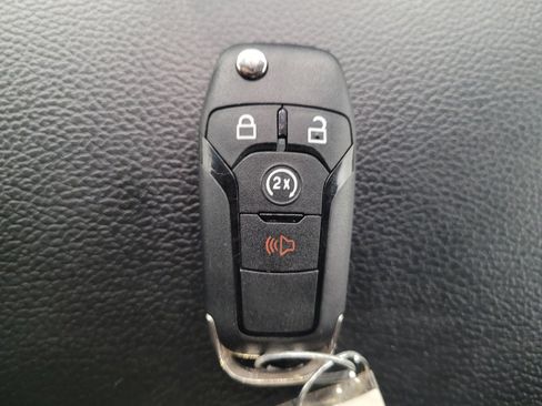 Used 2015 Ford F150 XLT w/ Equipment Group 302A Luxury AWD/4WD image 32
