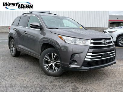 Used 2017 Toyota Highlander LE w/ Carpet Mat Package