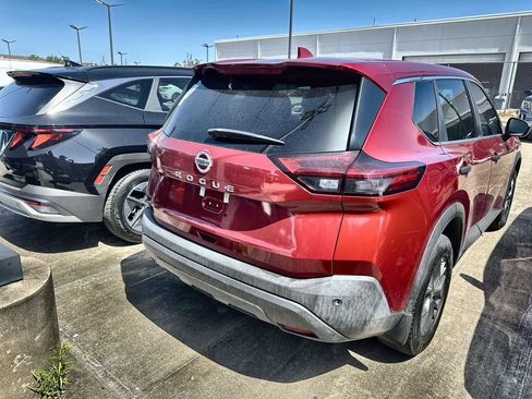 Used 2021 Nissan Rogue S FWD image 11