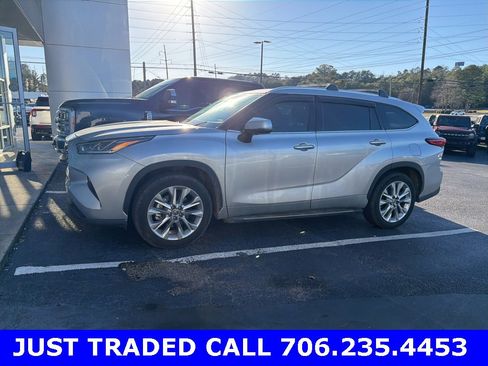 Used 2022 Toyota Highlander Limited image 1