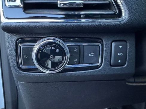 Used 2020 Lincoln Navigator L Reserve w/ Luxury Package image 13