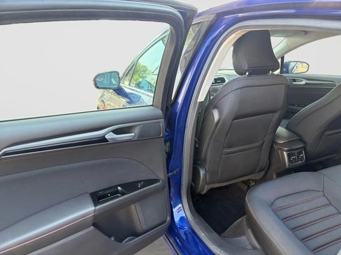 Used 2016 Ford Fusion SE AWD/4WD image 14