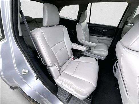 Used 2019 Honda Pilot Touring image 27