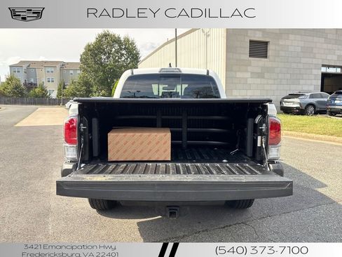 Used 2022 Toyota Tacoma TRD Off-Road image 11