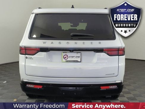 Used 2024 Jeep Wagoneer Series II w/ Flexible Seating Group RWD image 6