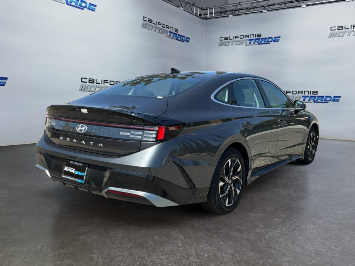 Used 2024 Hyundai Sonata SEL FWD image 5