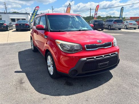 Used 2015 Kia Soul + FWD image 3