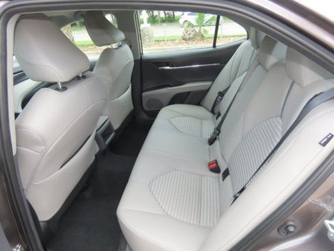 Used 2024 Toyota Camry SE FWD image 17