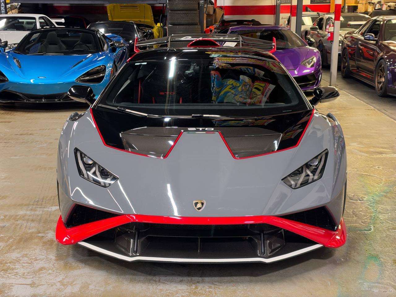 Used 2022 Lamborghini Huracan STO RWD image 3