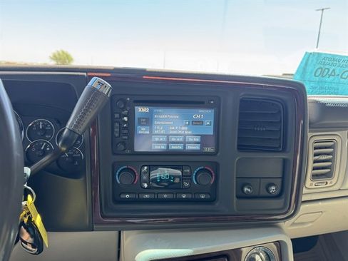 Used 2005 Cadillac Escalade AWD image 16
