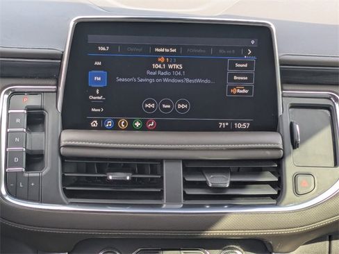 Used 2021 GMC Yukon SLT w/ SLT Premium Package image 19