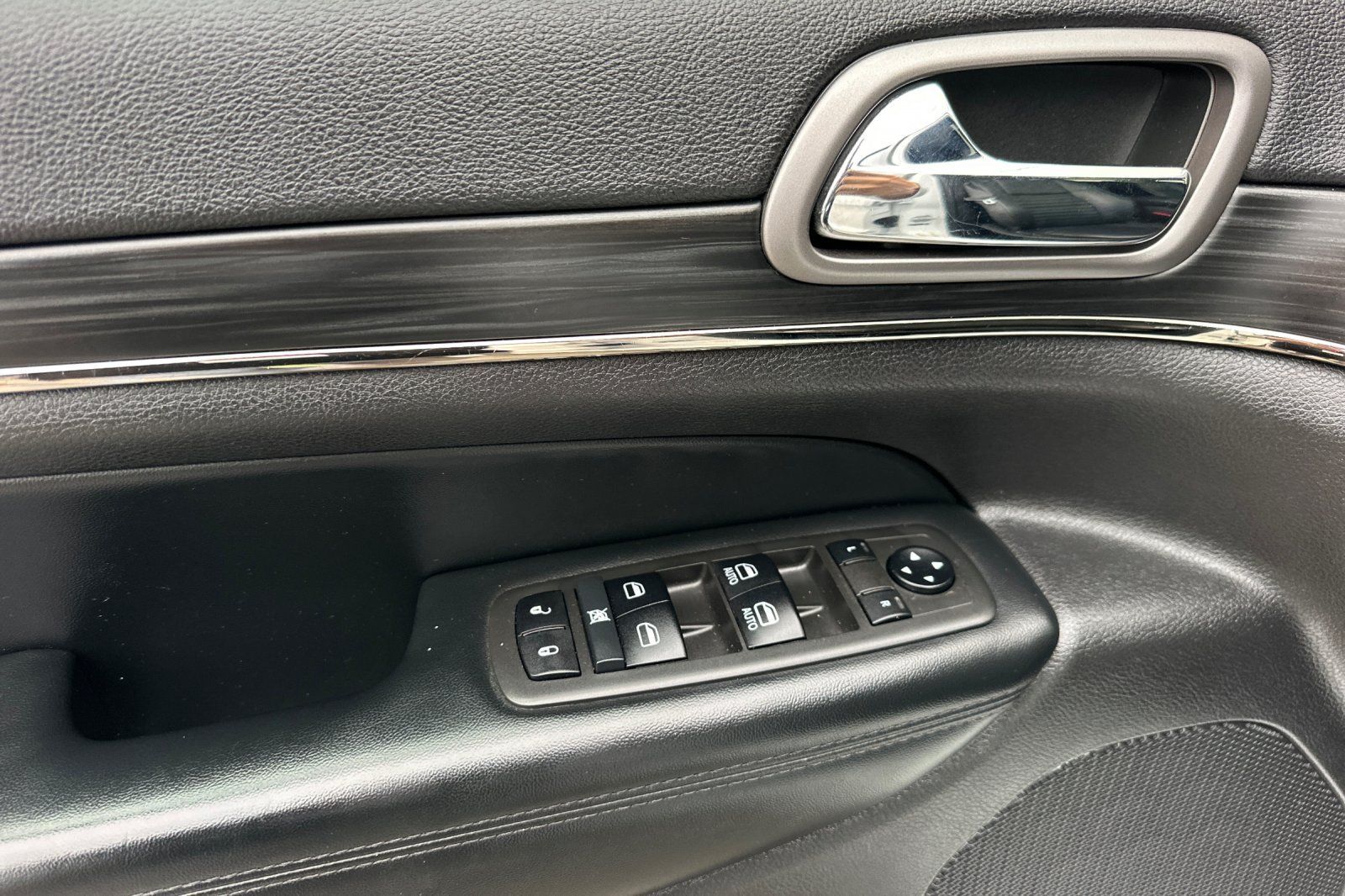 Used 2021 Jeep Grand Cherokee Limited X AWD/4WD image 11