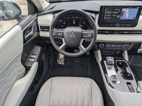 New 2026 Mitsubishi Outlander SEL FWD image 16