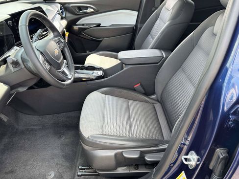 Certified 2024 Chevrolet Trax LT w/ Driver Confidence Package FWD image 17