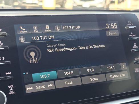 Used 2018 Honda Accord Sport image 20