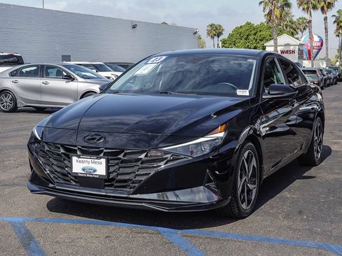 Used 2023 Hyundai Elantra Limited FWD image 4