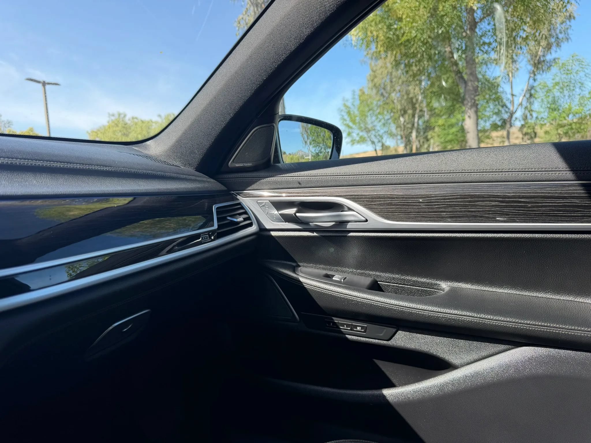 Used 2019 BMW 740i w/ M Sport Package RWD image 34