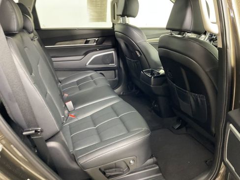 Used 2022 Kia Telluride EX image 25