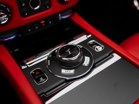 Used 2017 Rolls-Royce Dawn RWD image 55