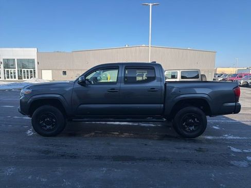 Used 2022 Toyota Tacoma SR image 4