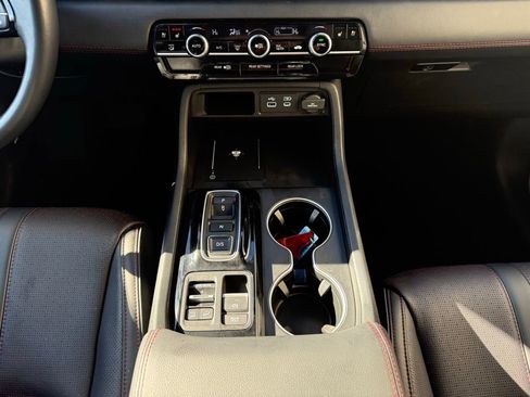 Used 2025 Honda Pilot Black Edition image 18