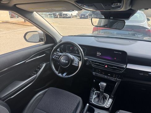 Used 2025 Kia Seltos S FWD image 35