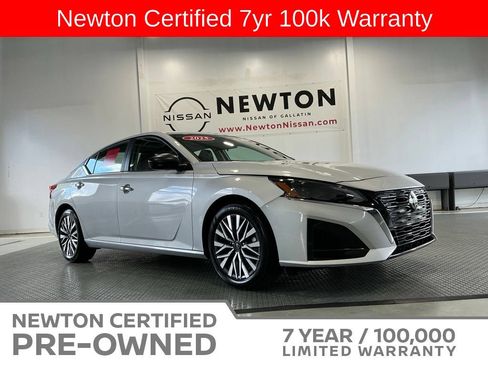 Used 2025 Nissan Altima 2.5 SV FWD image 23