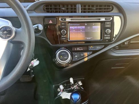 Used 2016 Toyota Prius C One FWD image 5